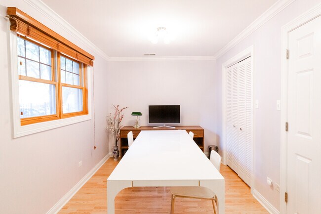 Office space on 1st floor - 2655 W Rice St