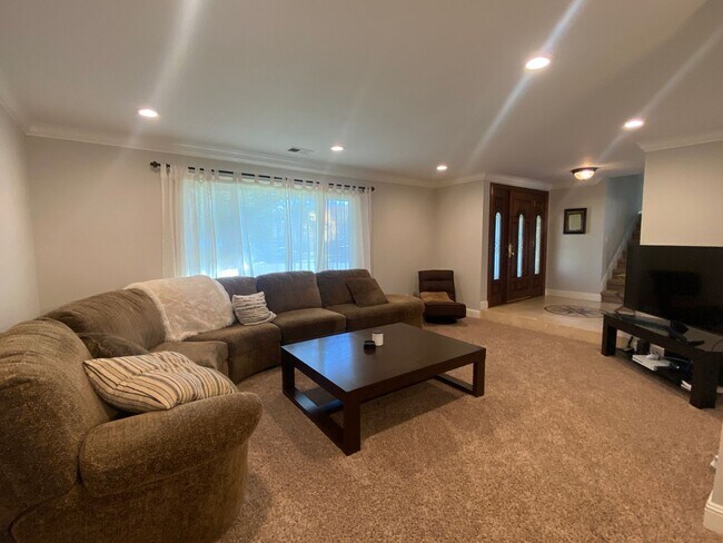Foto del edificio - Pleasanton Vintage Hills Two Story Home 4 ...