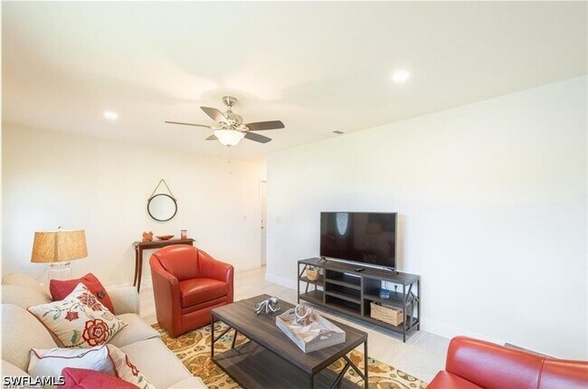 Foto del edificio - 731 104th Ave N