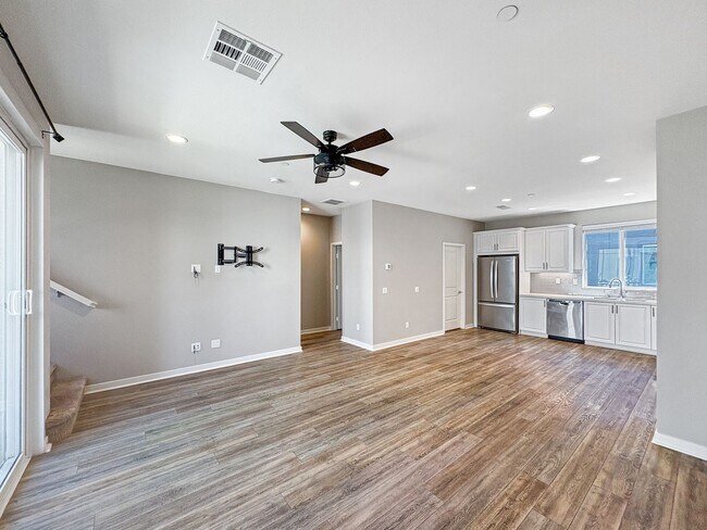 Foto del edificio - Stunning Escondido 3BR/2.5BA Home Availabl...