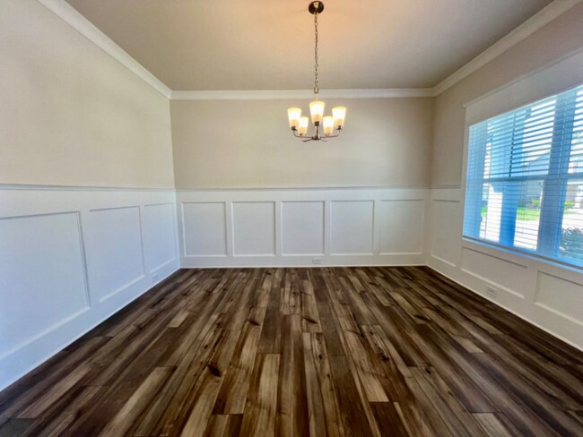Foto del edificio - 1612 Dover Creek Ln