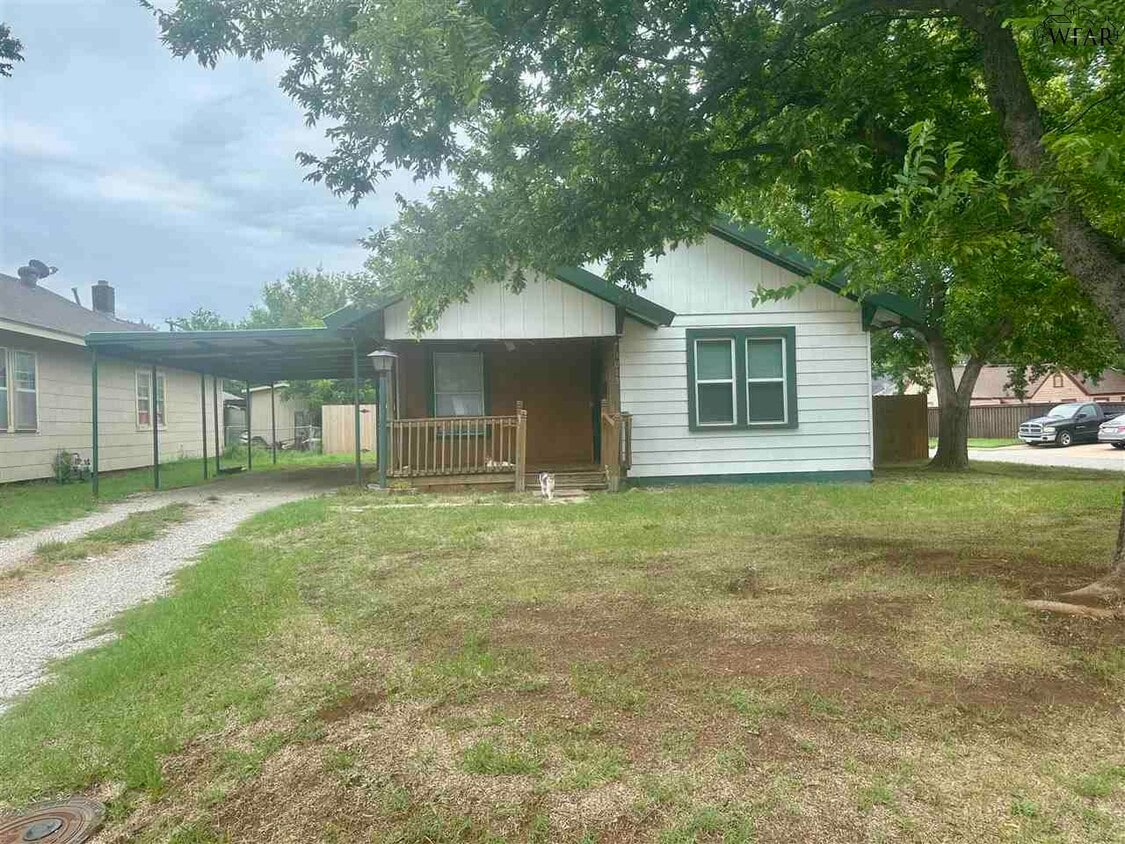 Primary Photo - 3015 Cumberland Ave