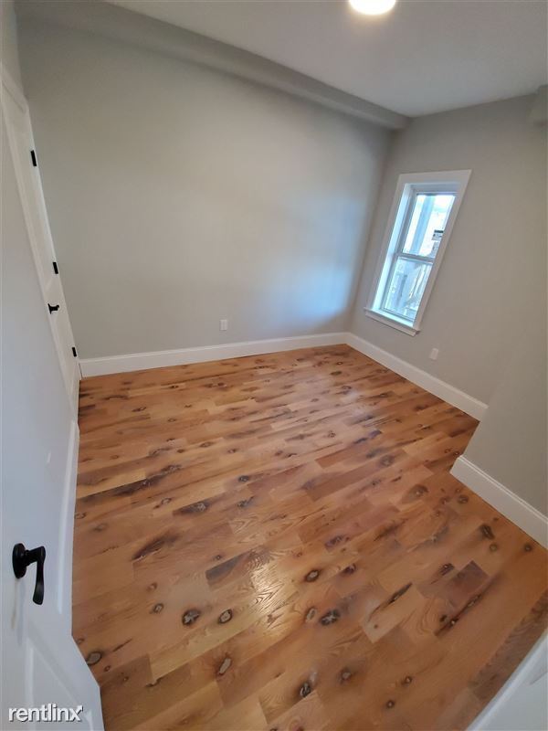 Foto del edificio - 4 br, 2 bath  - 224 Lexington St #2AA!