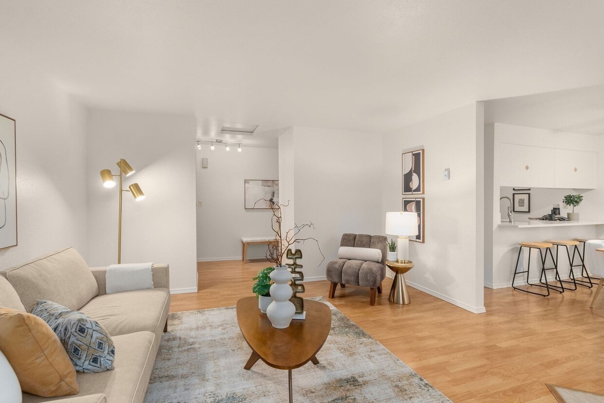 Charming 2 Bed/1 Bath Lake Oswego Condo in Eagle Crest Community - Charming 2 Bed/1 Bath Lake Oswego Condo in Eagle Crest Community