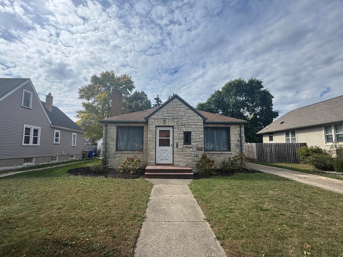 Primary Photo - 7706 27th Ave