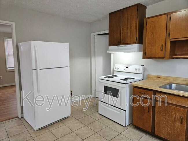Foto del edificio - 1228 Reid Rd