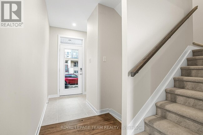 Building Photo - 120 Beebalm Cres