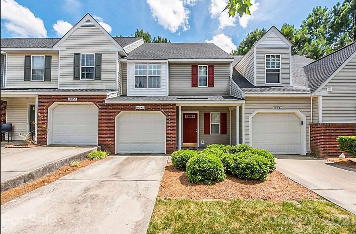 10048 University Park Ln, Charlotte, NC 28213 Townhome Rentals in