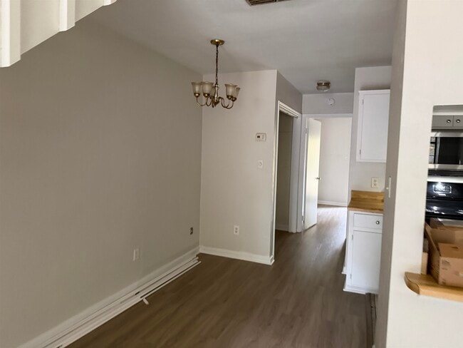 Foto del edificio - 203 Parkbrook Cir