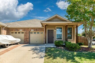Building Photo - 366 Schirra Ct