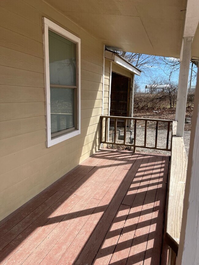 Building Photo - 2 Bed 1 bath - Cassville MO