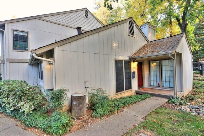 Building Photo - 3997 Park Circle Ln