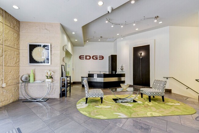 Building Photo - 2 Bedroom Condo Located in Midtown!