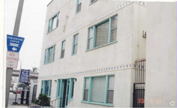 Foto del edificio - 819-821 E Ocean Blvd