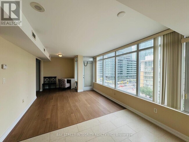 Building Photo - 15 Brunel Ct