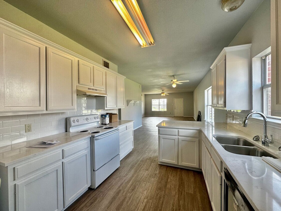 Foto principal - 1318 James Ave