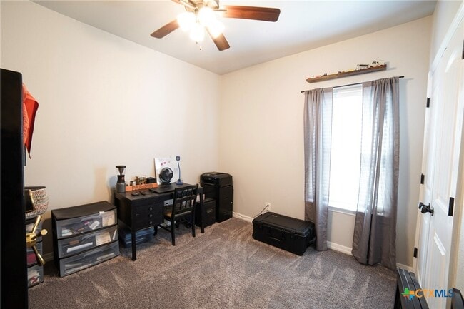 Building Photo - 708 Holstein Dr