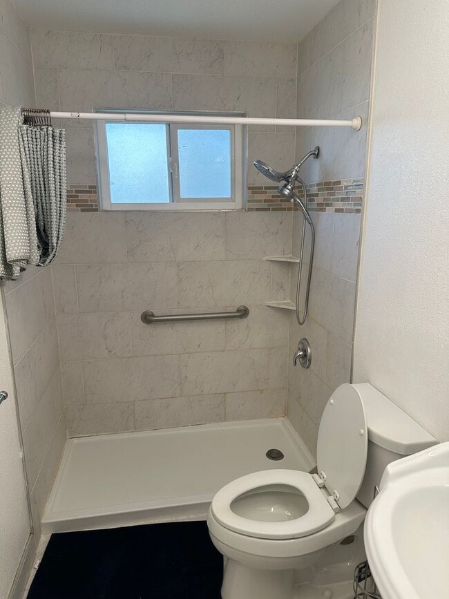 Building Photo - 2412 Vera Cruz Dr