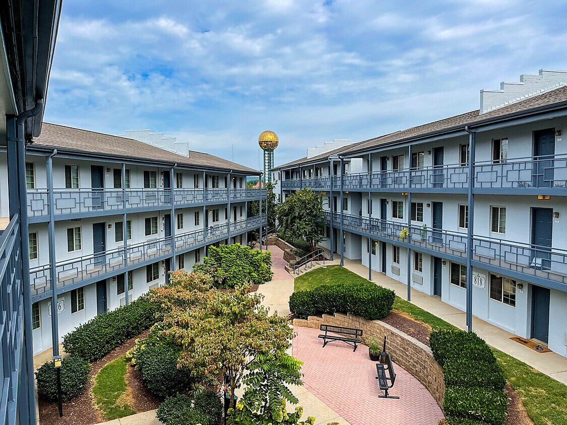 Maplehurst Apartments at 814 W Hill Ave Knoxville, TN