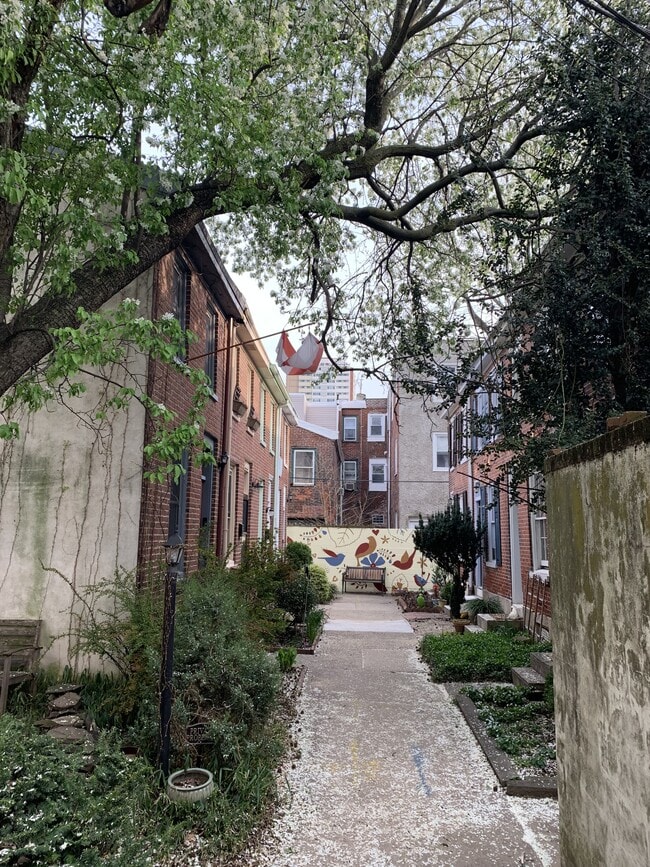 Photo - 336 Queen St House