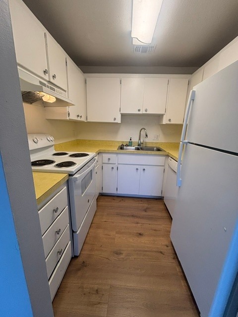 Kitchen - 4845 Rilma Ave