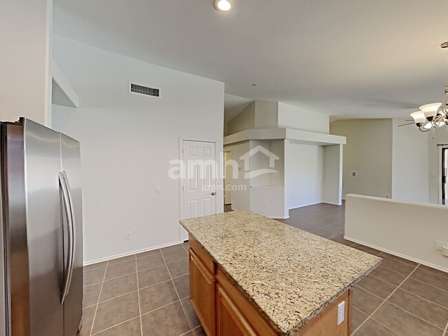 Building Photo - 13732 W Solano Dr