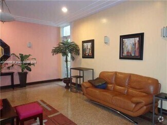 Building Photo - 7326 Collins Ave