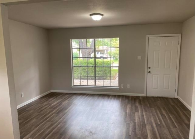 Living room - 7170 Shady Grove Dr