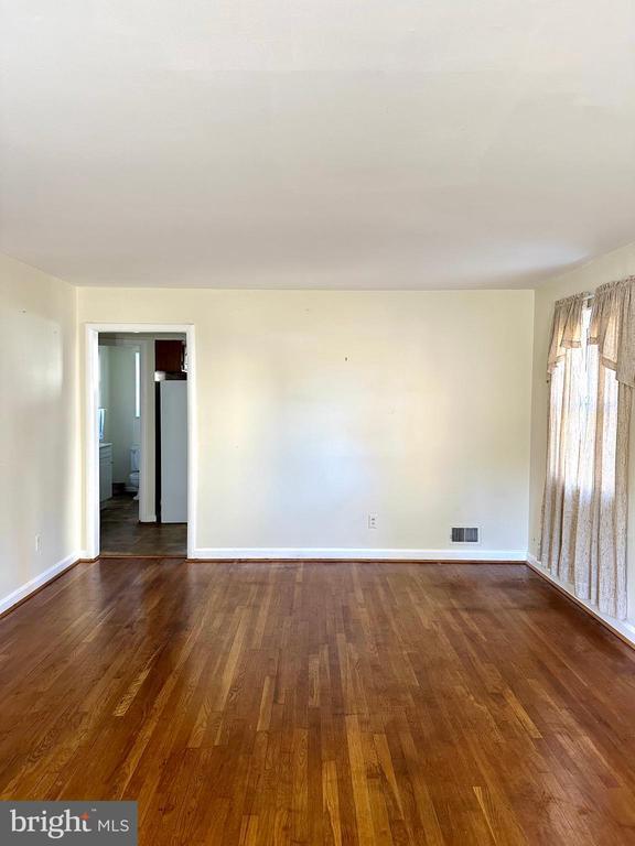 Primary Photo - 5390 Taney Ave