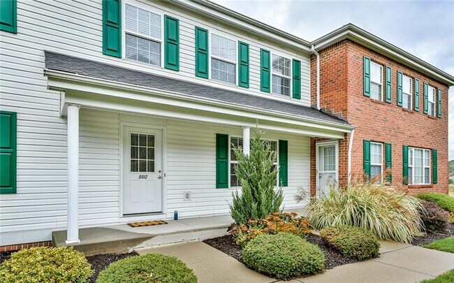 Building Photo - 102 Northglen Ct