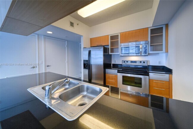 Foto del edificio - 1750 N Bayshore Dr
