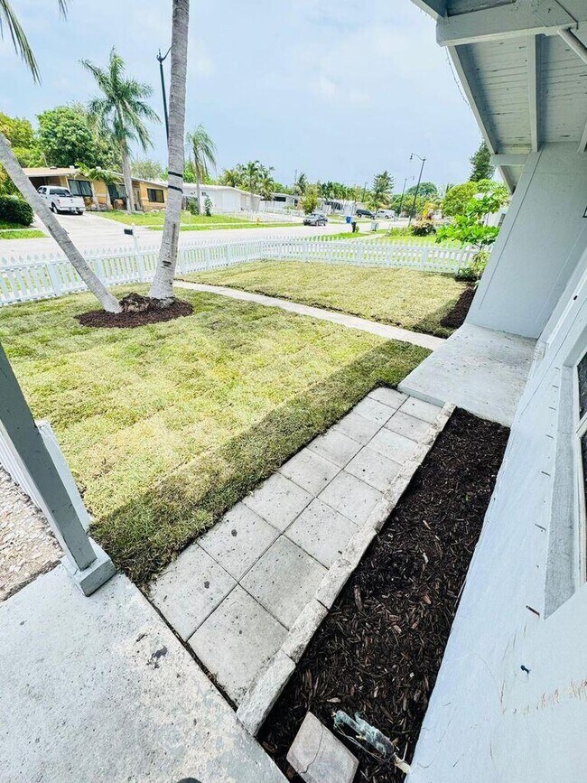 Foto del edificio - 4051 NE 15th Terrace