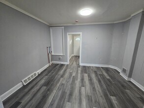Building Photo - 308 Clayton St