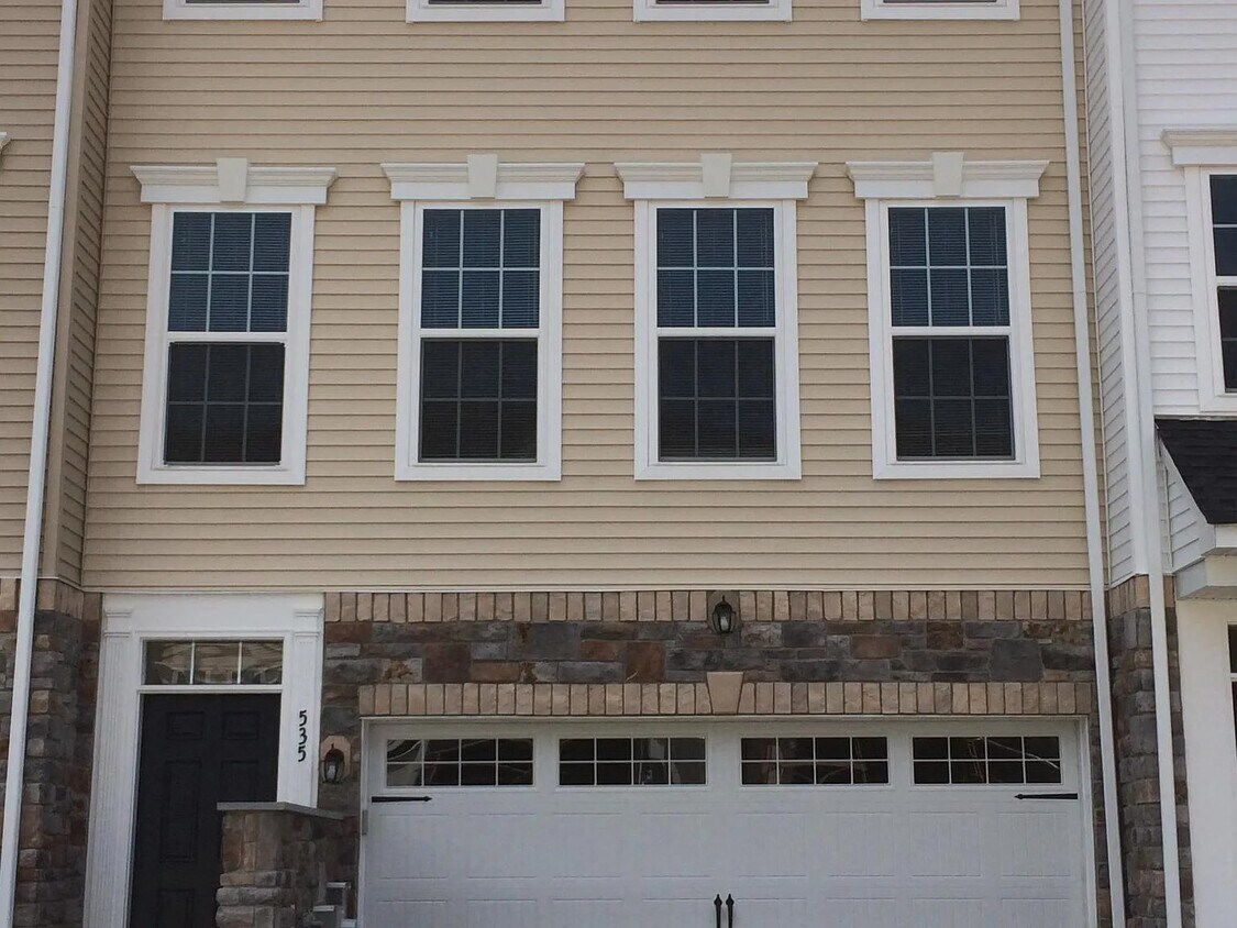 Foto principal - 535 Liam Pl