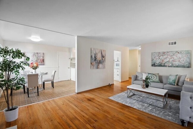 Foto del edificio - 1087 Boynton Ave