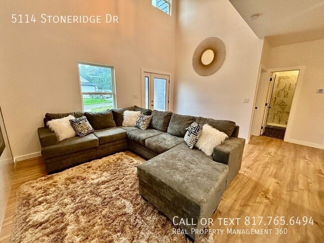 Building Photo - 5114 Stoneridge Dr