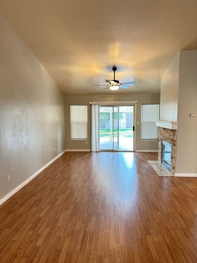 Building Photo - Nice Home For Rent
