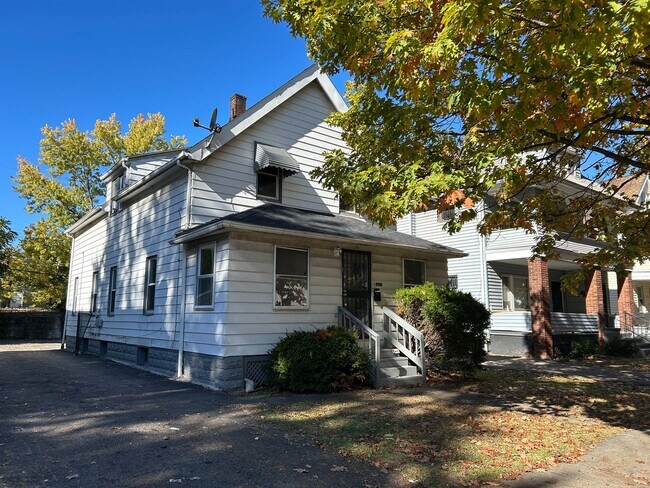 Foto del edificio - 2818 E 119th St