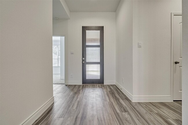 Building Photo - 981 Youth Water Rd