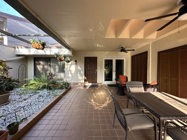 Foto del edificio - 22716 Vistawood Way
