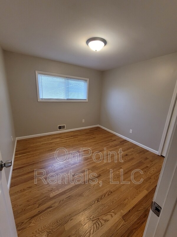 Building Photo - 26343 Margareta St
