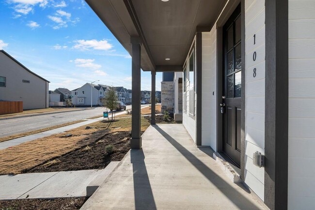 Building Photo - 108 Woodrow Ln