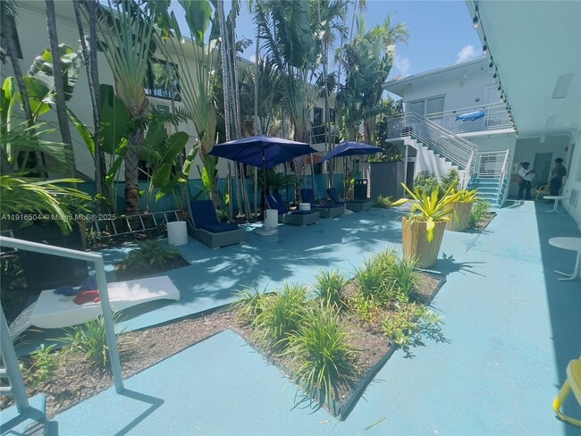 Building Photo - 8320 Harding Ave