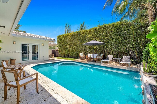 Foto del edificio - 5915 La Gorce Dr