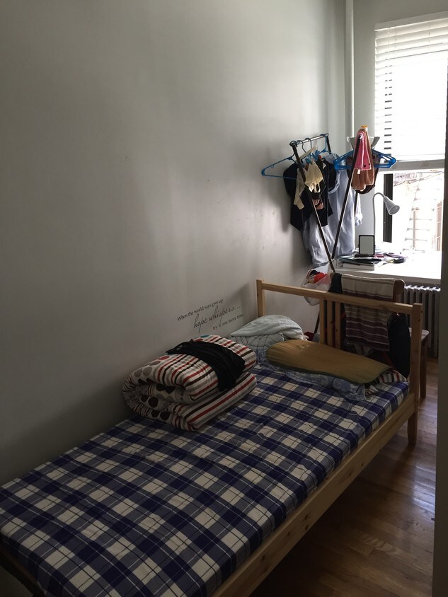 Foto principal - 128 Thompson St