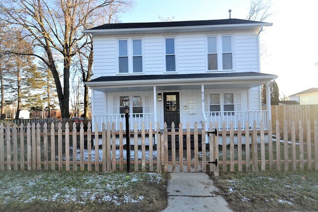 Building Photo - 610 Union St