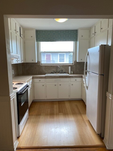 Kitchen - 1331 Landon Ave