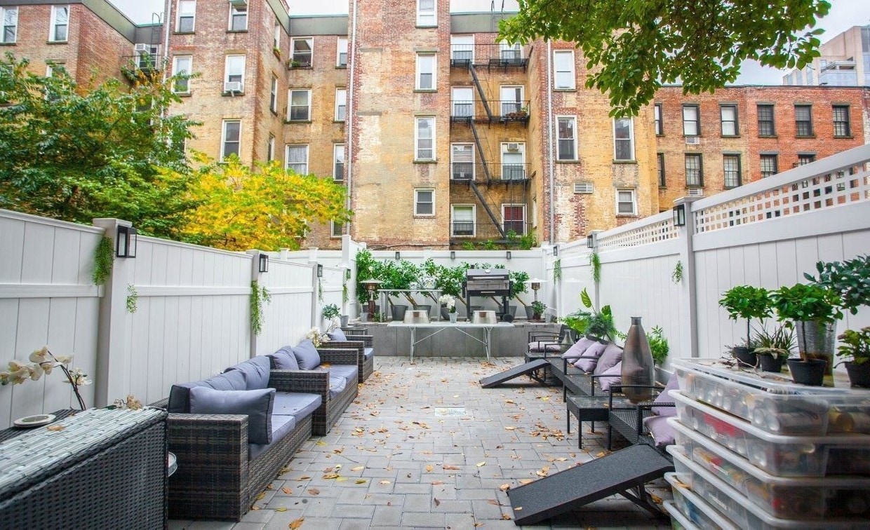 Building Photo - 528 E 85th St