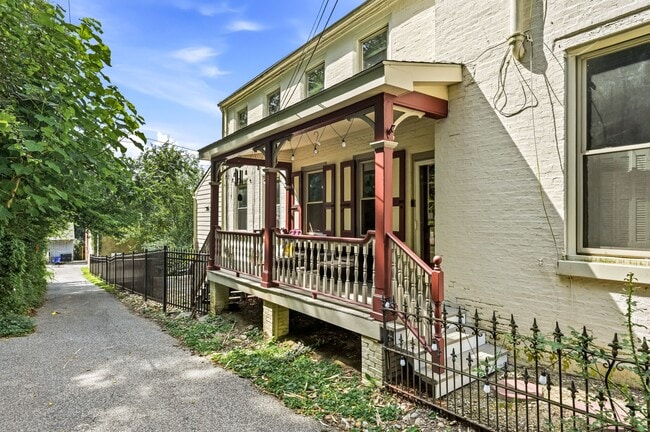 Building Photo - 124 E Biddle St