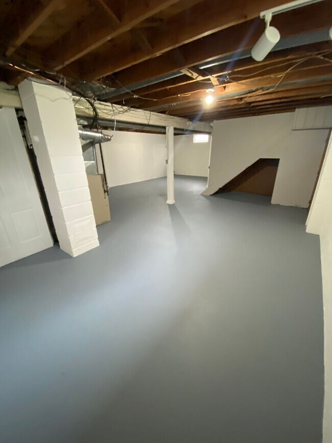 Foto del edificio - 3 bed, 1 1/2 bath Home for rent in Elk Run Heights